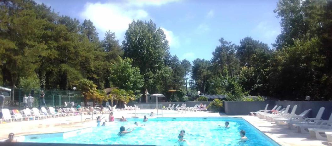 Mobil Neuf 6 Places Climatise Camiers